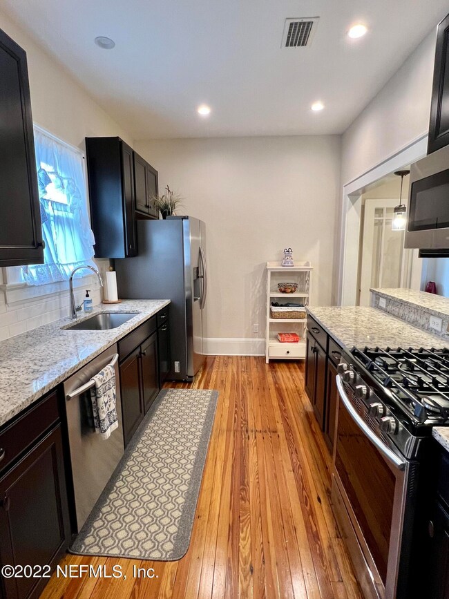 3670 Oak St, Jacksonville, FL 32205 - photo 7