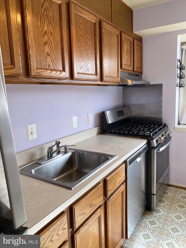 2384 Sun Valley Cir, Silver Spring, MD 20906 - photo 5