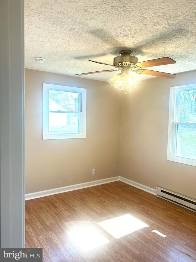 90 Charles Way, Colonial Beach, VA 22443 - photo 5