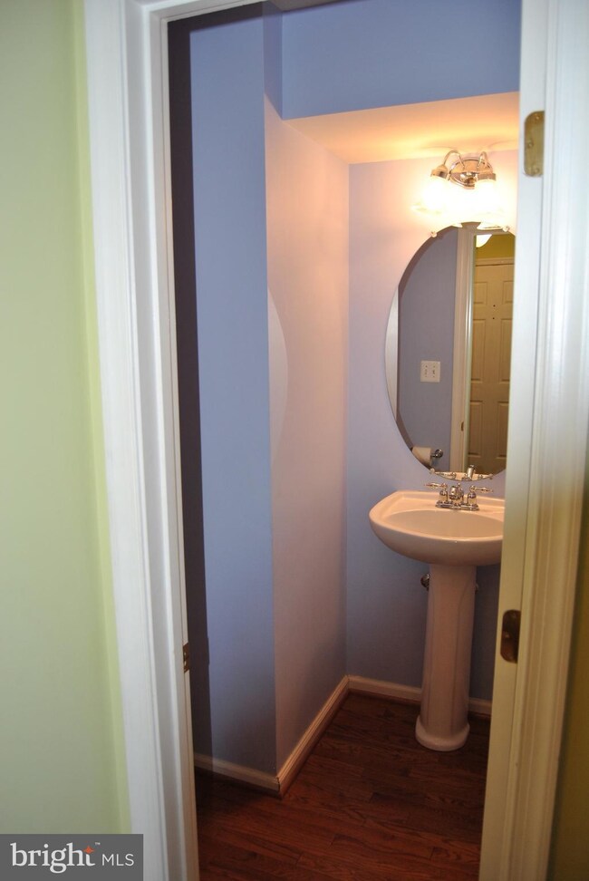 208 Cannon Ct, Strasburg, VA 22657 - photo 6