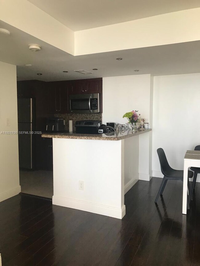 Isola Brickell Key unit 1404, Miami, FL 33131 - photo 7