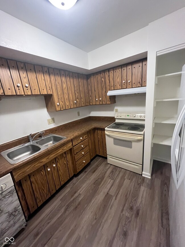 1320 Millerwood Ct unit 1, Lebanon, IN 46052 - photo 5