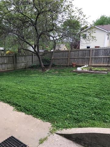 4825 Perry Ln, Shawnee, KS 66203 - photo 5