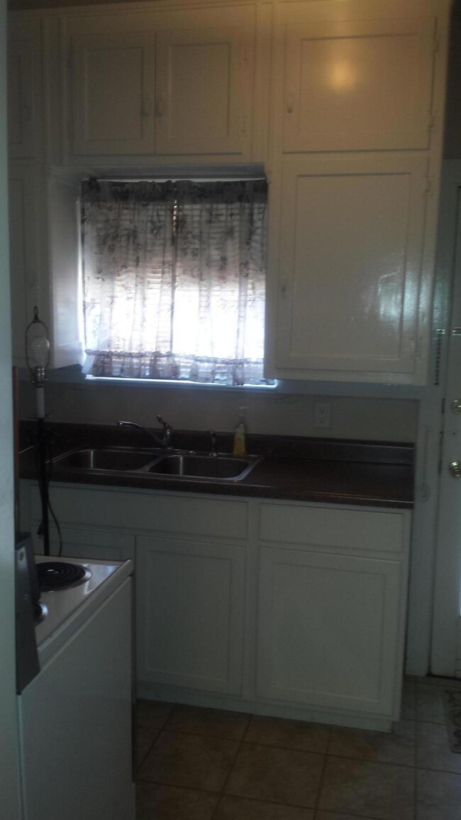 2929 Savannah Ave unit 2931, El Paso, TX 79930 - photo 4