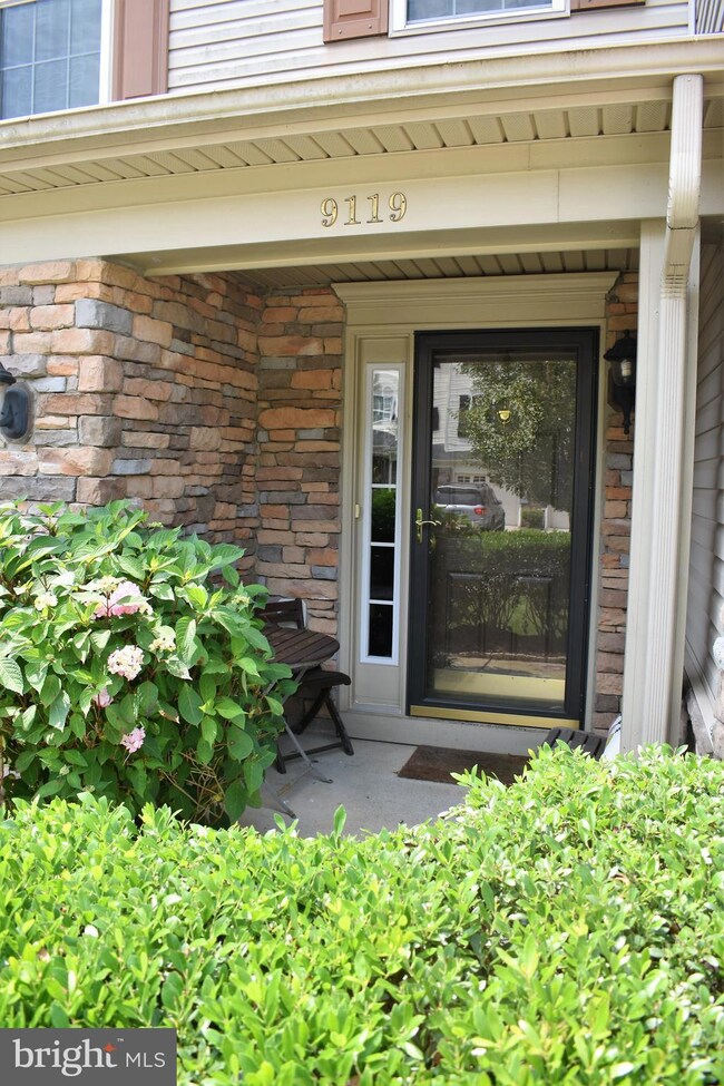 9119 Marlove Oaks Ln, Owings Mills, MD 21117 - photo 2