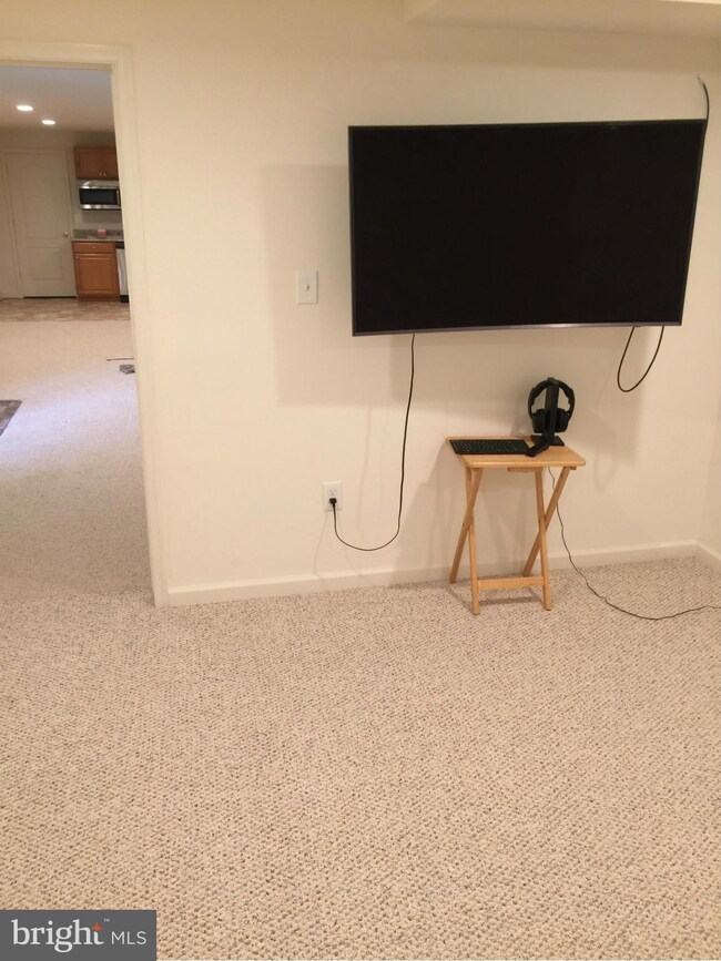 17301 Roundmont Place unit A, Round Hill, VA 20141 - photo 7