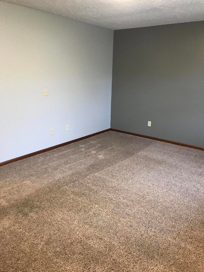 5747 Selfridge Blvd, Lansing, MI 48911 - photo 4