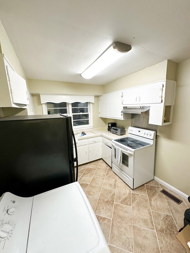 1302 W 3rd Ave, Albany, GA 31707 - photo 4