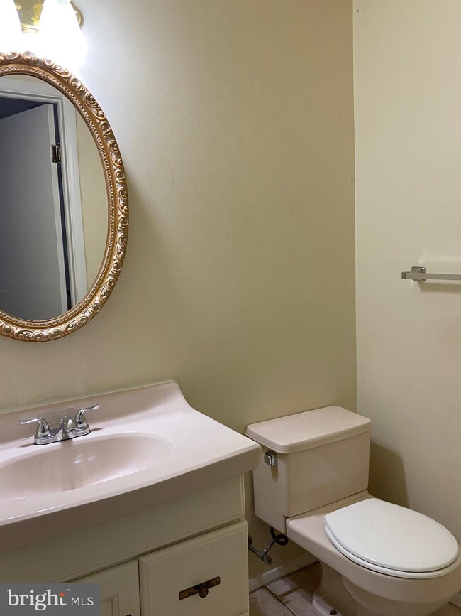 12347 Bonfire Dr, Reisterstown, MD 21136 - photo 4