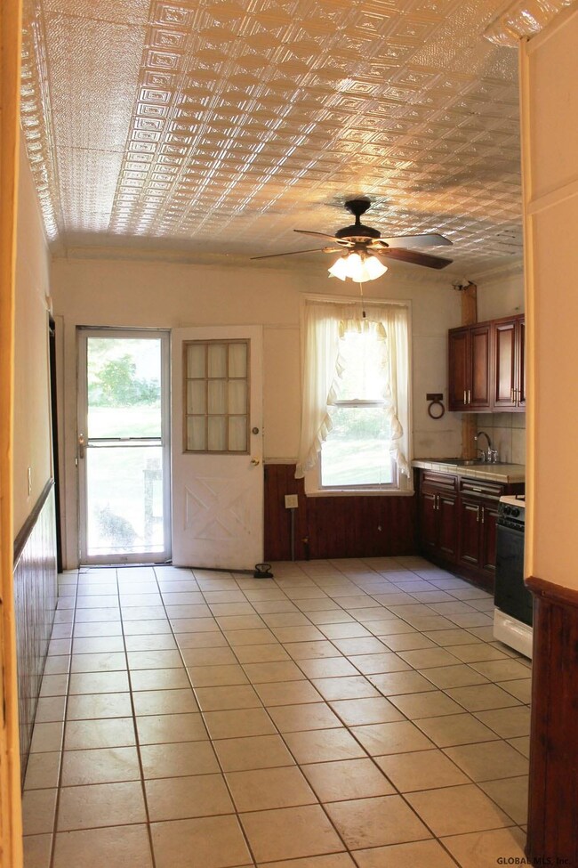 18 Stow Ave, Troy, NY 12180 - photo 6