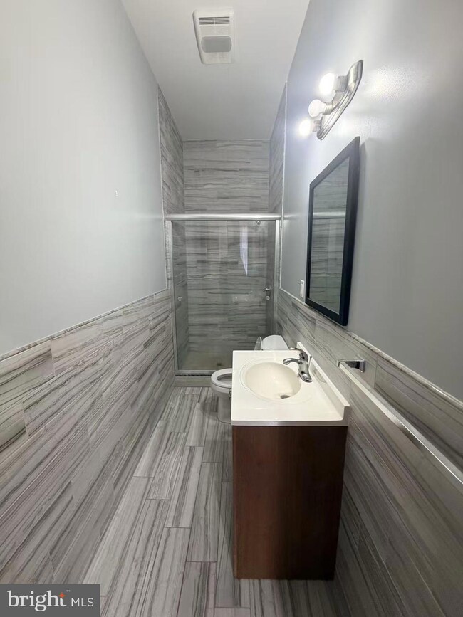 4428 Chestnut St unit 2F, Philadelphia, PA 19104 - photo 2