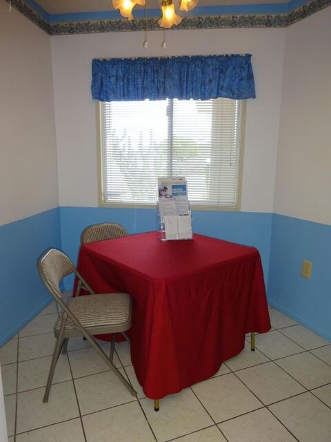 4 BREAKFAST AREA