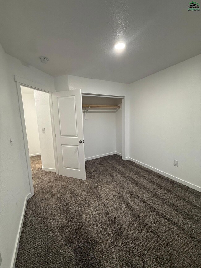 413 E 8th Ave, North Pole, AK 99705 - photo 7