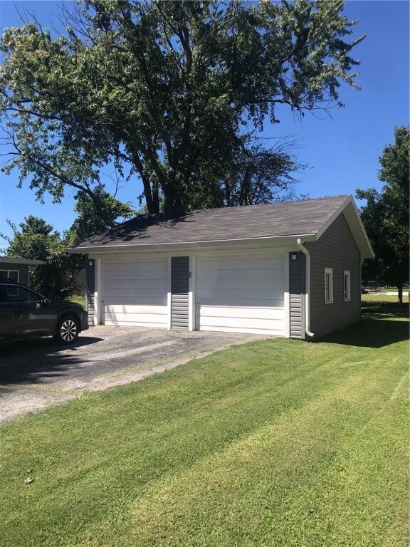 101 N Border St, Prairie Grove, AR 72753 - photo 3