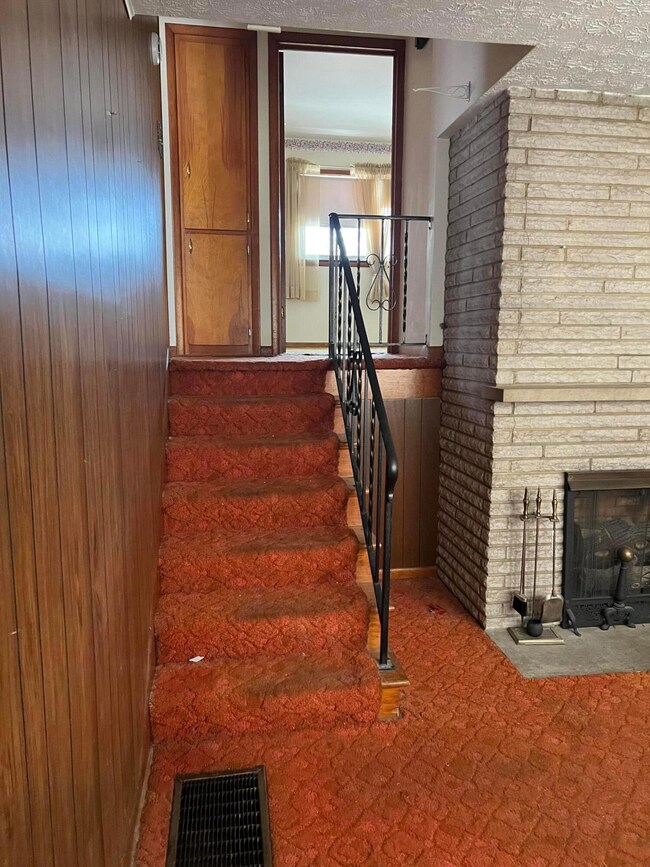 76 Pinewood Dr, Columbus, OH 43213 - photo 4