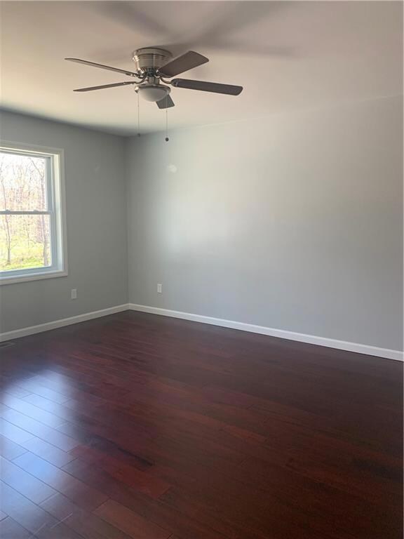 Master Bedroom Suite with walk-in closet & Bathroo