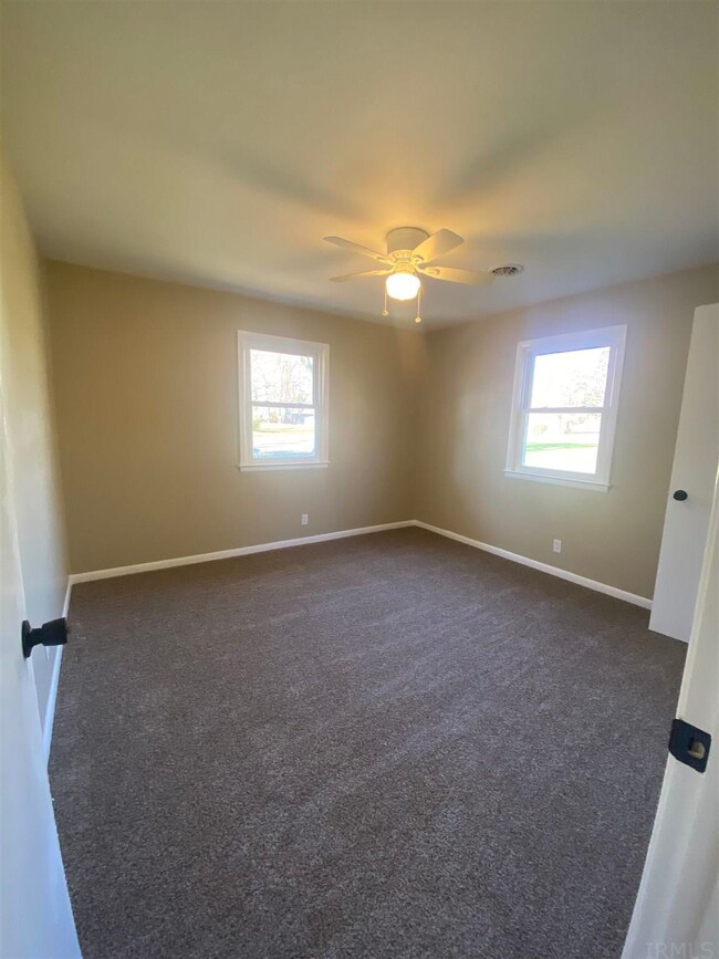 1065 N Jackson St, Andrews, IN 46702 - photo 7