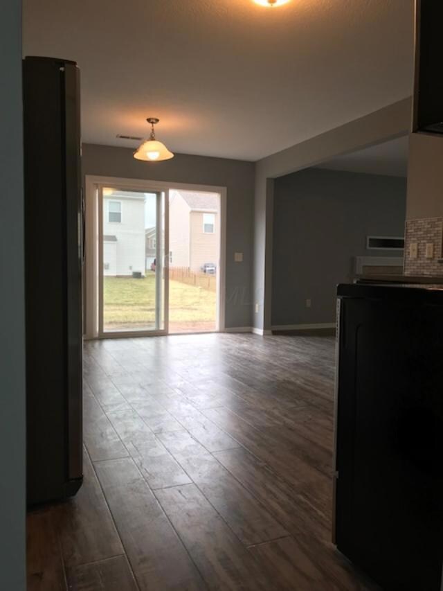 5083 Maple Valley Dr, Columbus, OH 43228 - photo 5