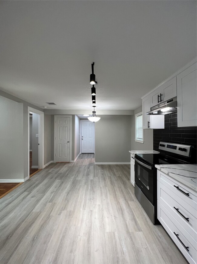 1408 Allen St, Rosenberg, TX 77471 - photo 6