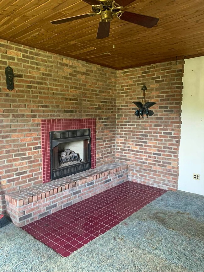 326 E High St, Montpelier, IN 47359 - photo 5