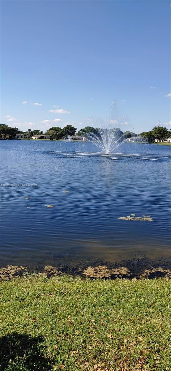 351 Cambridge Rd unit 107, Hollywood, FL 33024 - photo 2