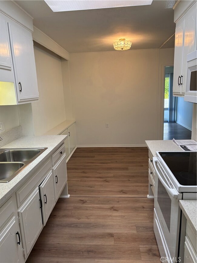 2280 Via Mariposa W unit N, Laguna Woods, CA 92637 - photo 6