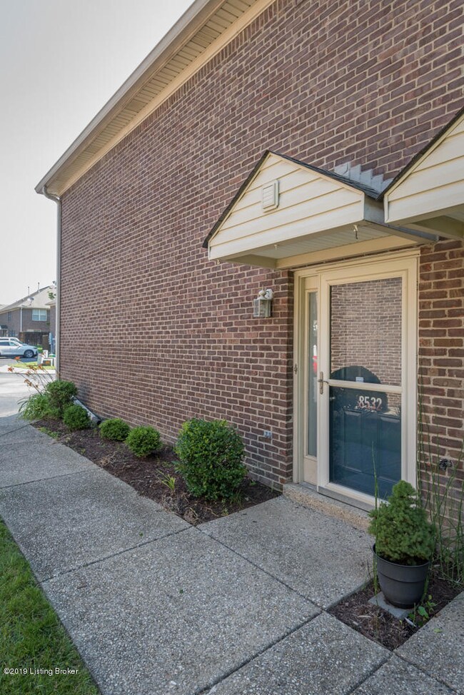 8532 Grand Neptune Dr unit 1401, Louisville, KY 40228 - photo 3