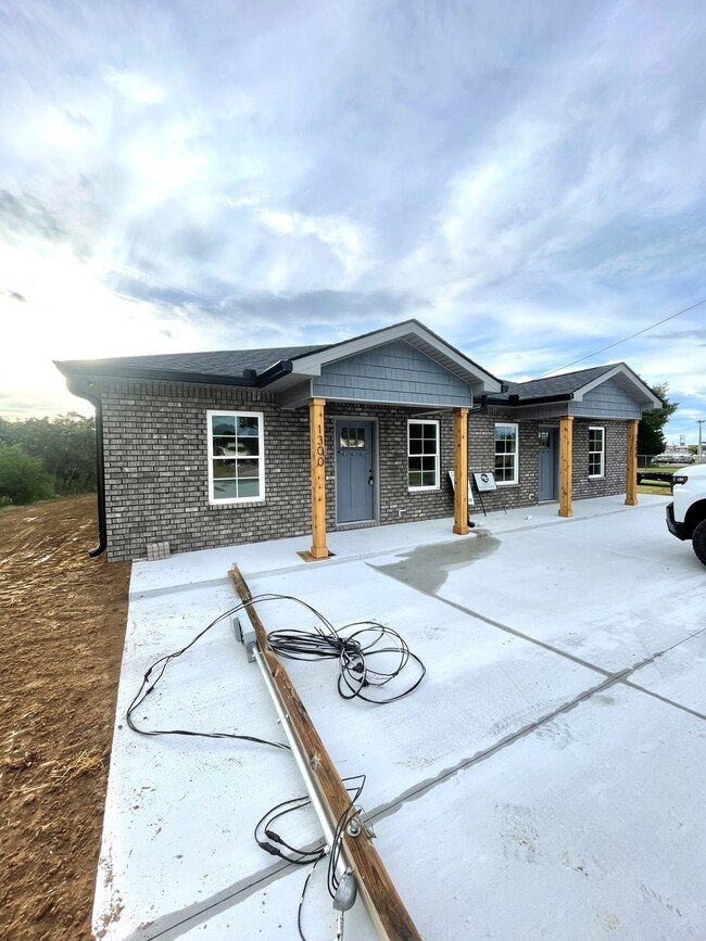 1300 Green Ln, Shelbyville, TN 37160 - photo 3