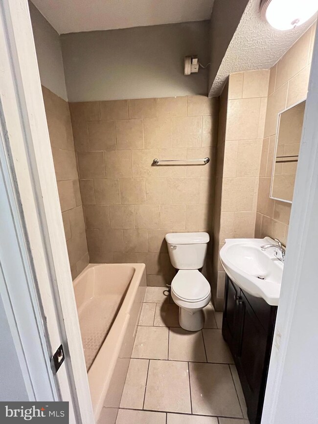 5128 Arch St unit 2R, Philadelphia, PA 19139 - photo 4