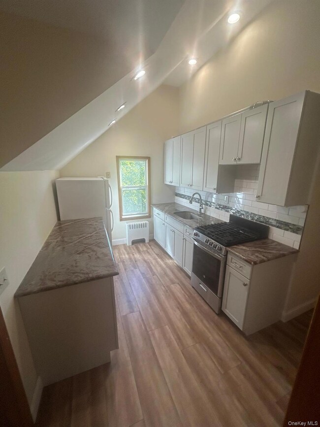 42 Park Ave unit 3, Suffern, NY 10901 - photo 6