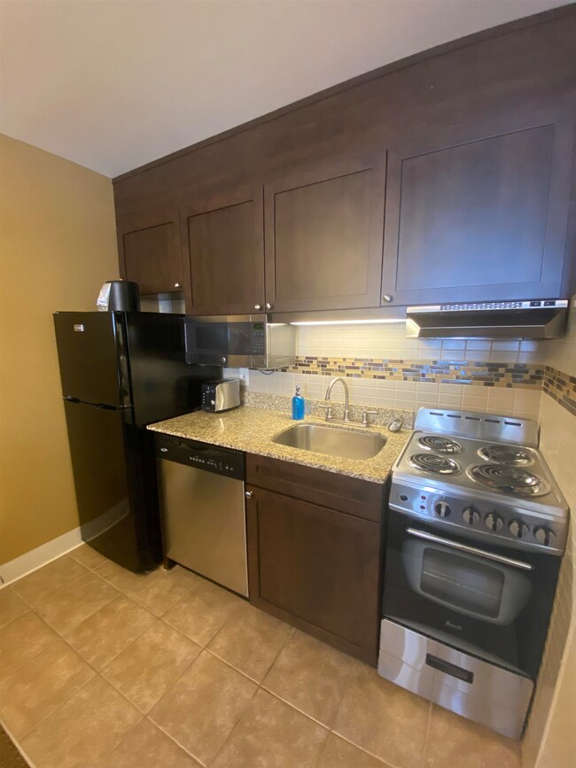 215 Qtr.4, 89 Grand Summit Way, Dover, VT 05356 - photo 7