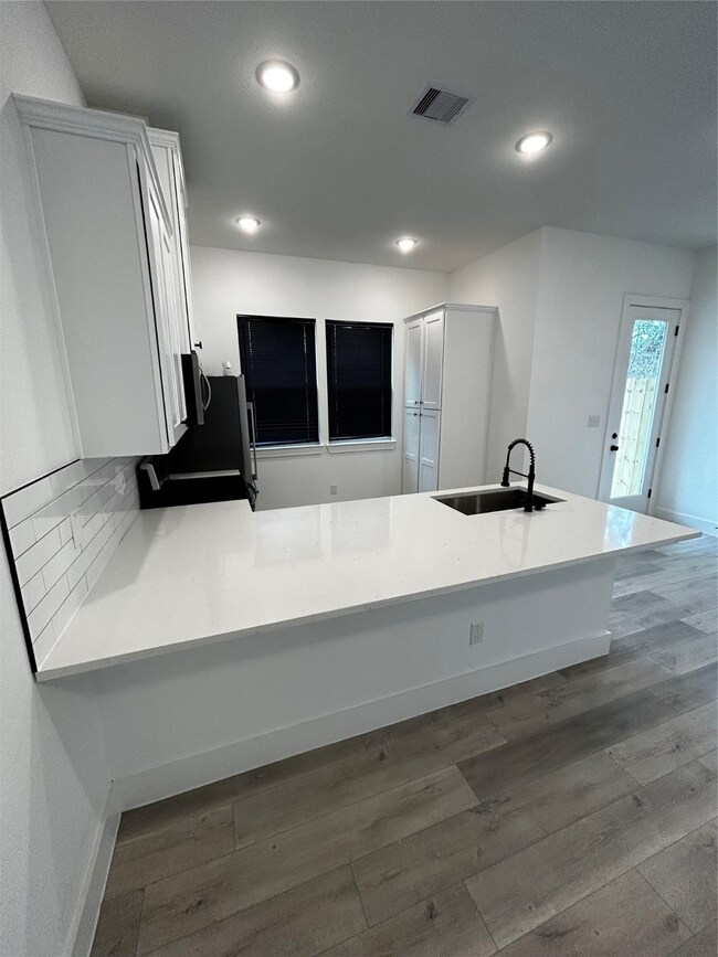 8424 Wileyvale Rd unit A, Houston, TX 77016 - photo 7