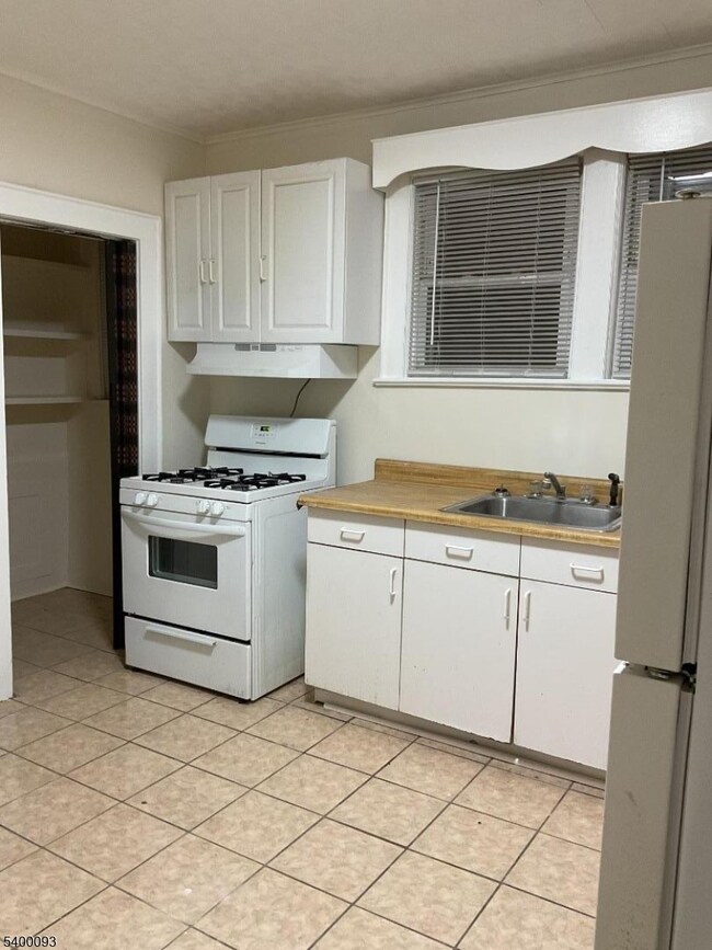 109 Grand Ave, Newark, NJ 07106 - photo 5