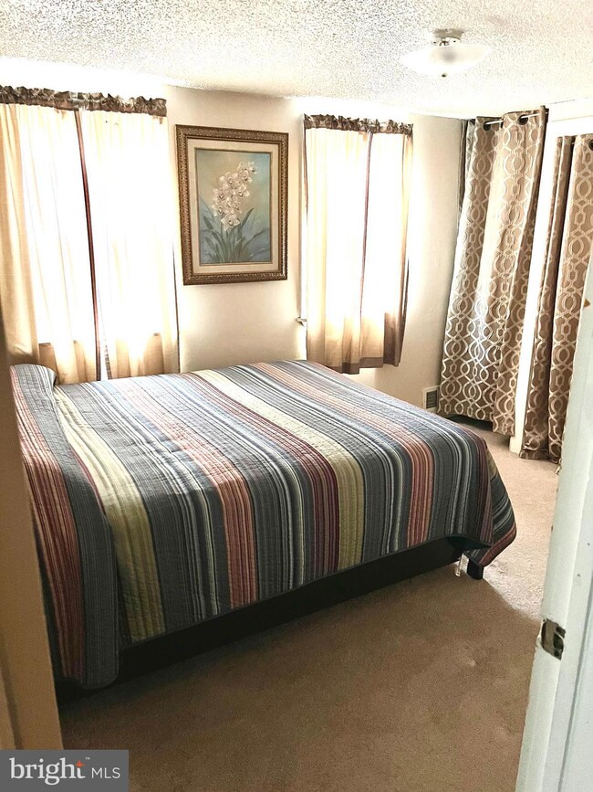 2740 Pleasant St, Camden, NJ 08105 - photo 6