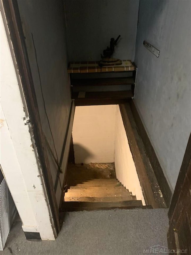 1203 Varney St, Port Huron, MI 48060 - photo 4