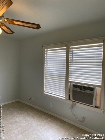 310 N Veramendi Ave, New Braunfels, TX 78130 - photo 5