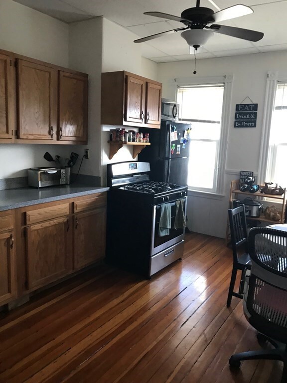 713 E 5th St unit 3, Boston, MA 02127 - photo 2