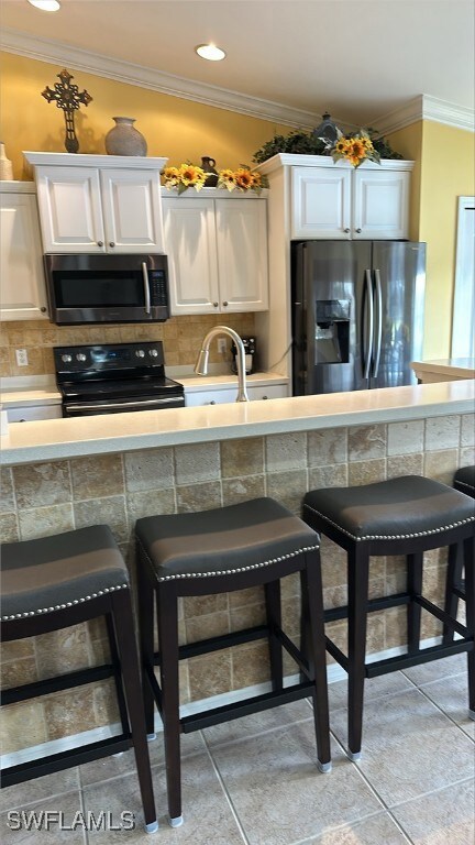 BLACK STAINLESS APPLIANCES