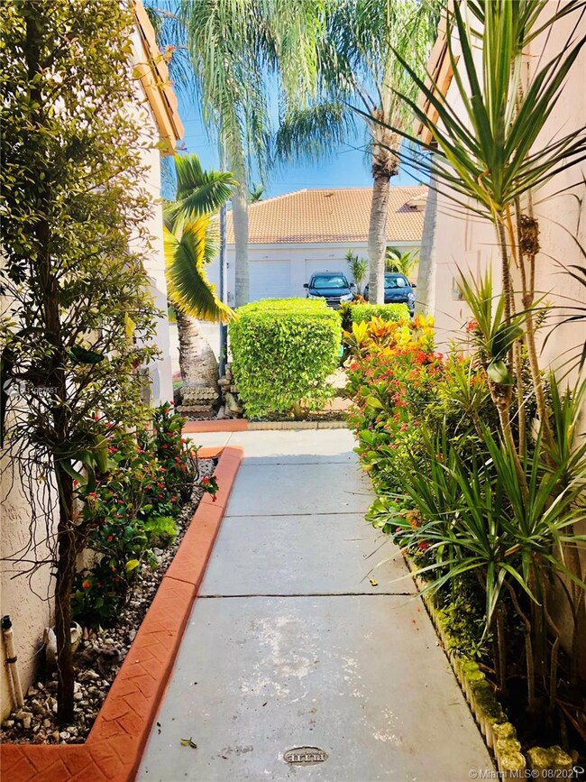 11764 SW 17th Ct, Miramar, FL 33025 - photo 2