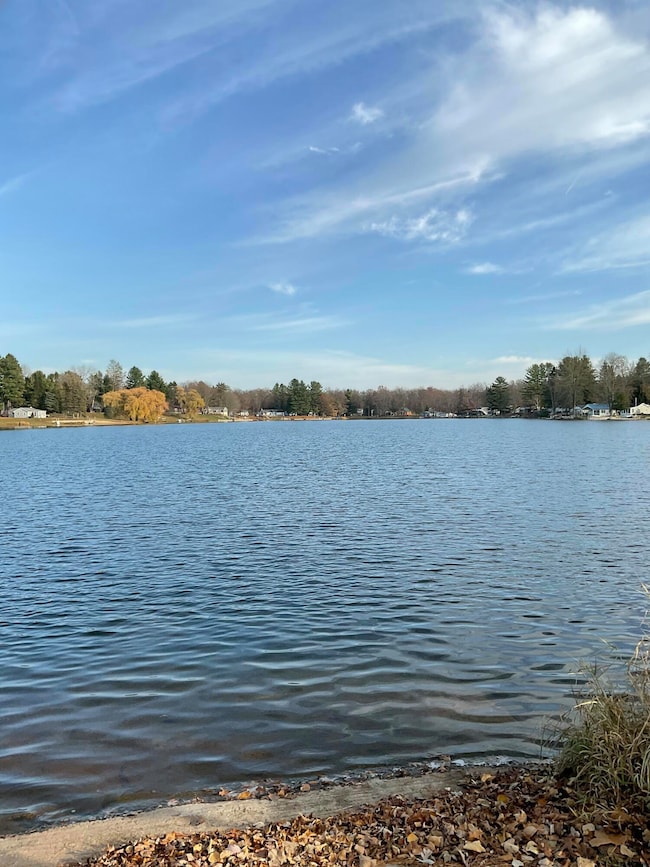 6361 Robin Dr, Harrison, MI 48625 - photo 4