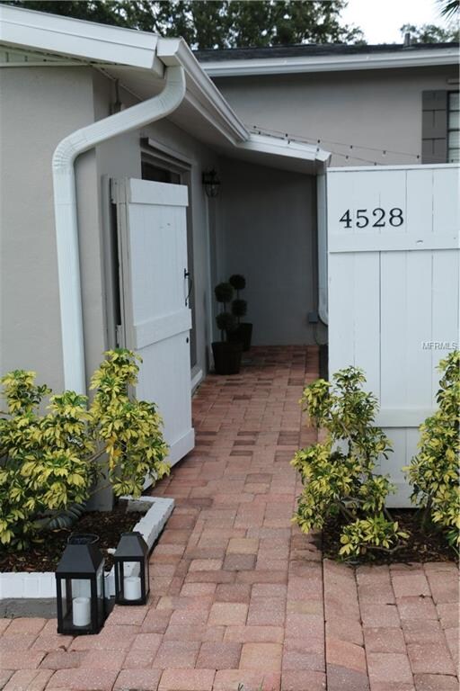 Front entry to private courtyard.