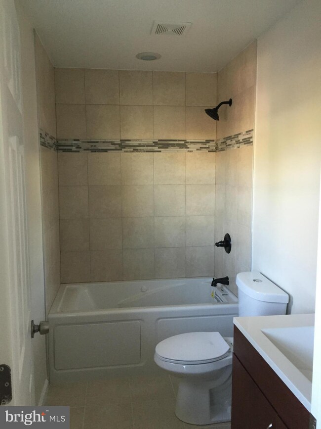 12639 Millstream Dr, Bowie, MD 20715 - photo 2