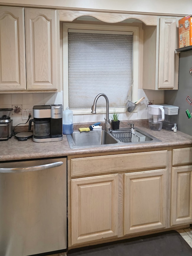 unlisted-address, Blue Island, IL 60406 - photo 6