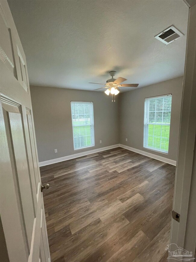 2546 Corral Dr, Cantonment, FL 32533 - photo 7