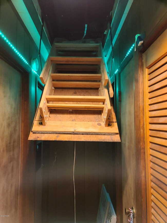 102 Heron Bay Rd, Hawley, PA 18428 - photo 2