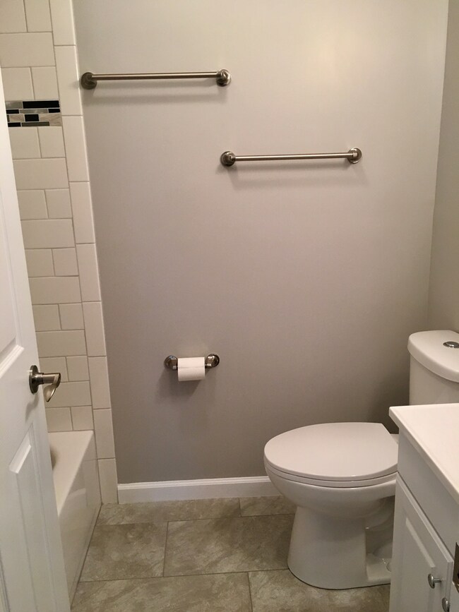 10 N Fairlawn Ave, Mundelein, IL 60060 - photo 6