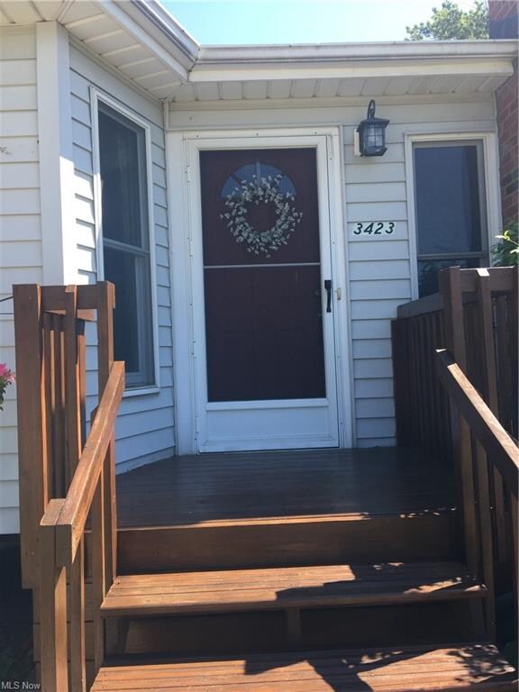 Lovely front entrance!