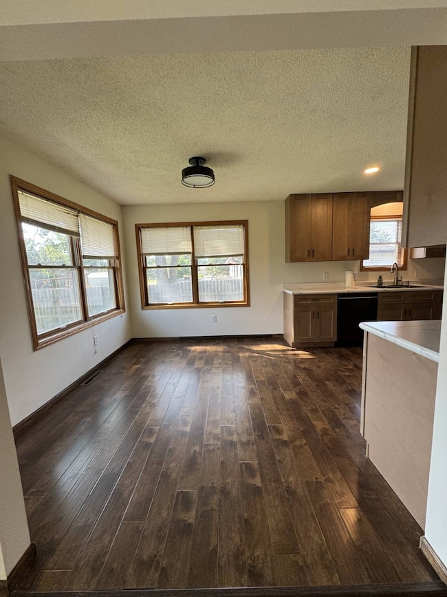 403 Holt Blvd, Oneill, NE 68763 - photo 6