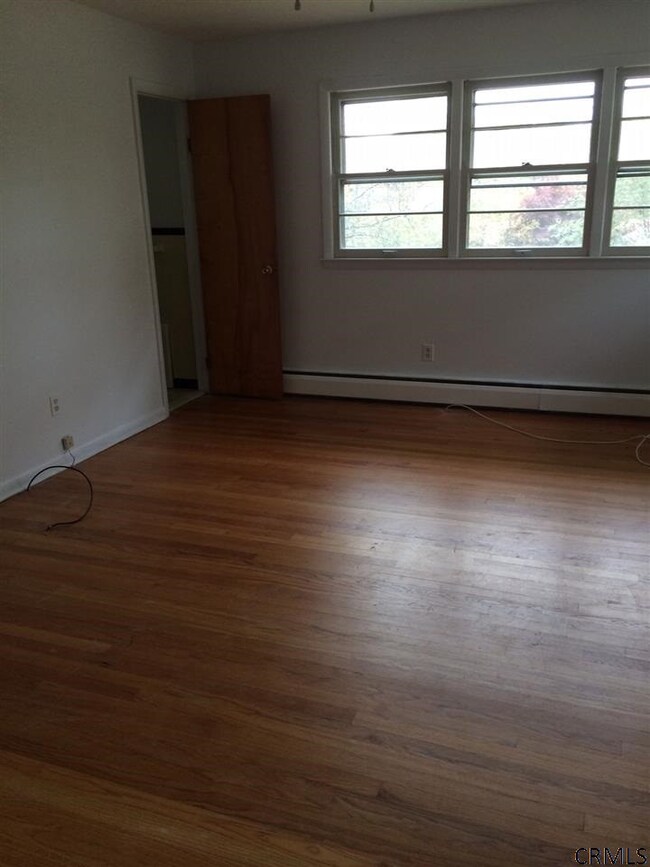 4 Olcott Ln, Rensselaer, NY 12144 - photo 7