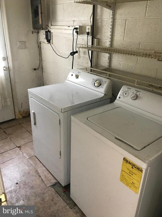 8539 Pioneer Dr, Severn, MD 21144 - photo 5